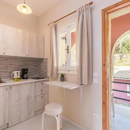 Cozy Studio Escape With Swimming Pool On Beach *