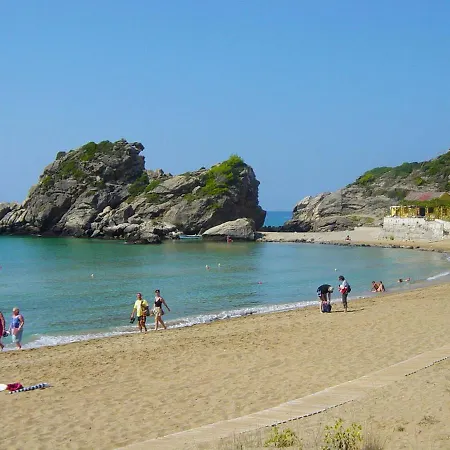 Cozy Studio Escape With Swimming Pool On Beach شقة