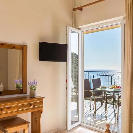 Cozy Studio Escape With Swimming Pool On Beach *